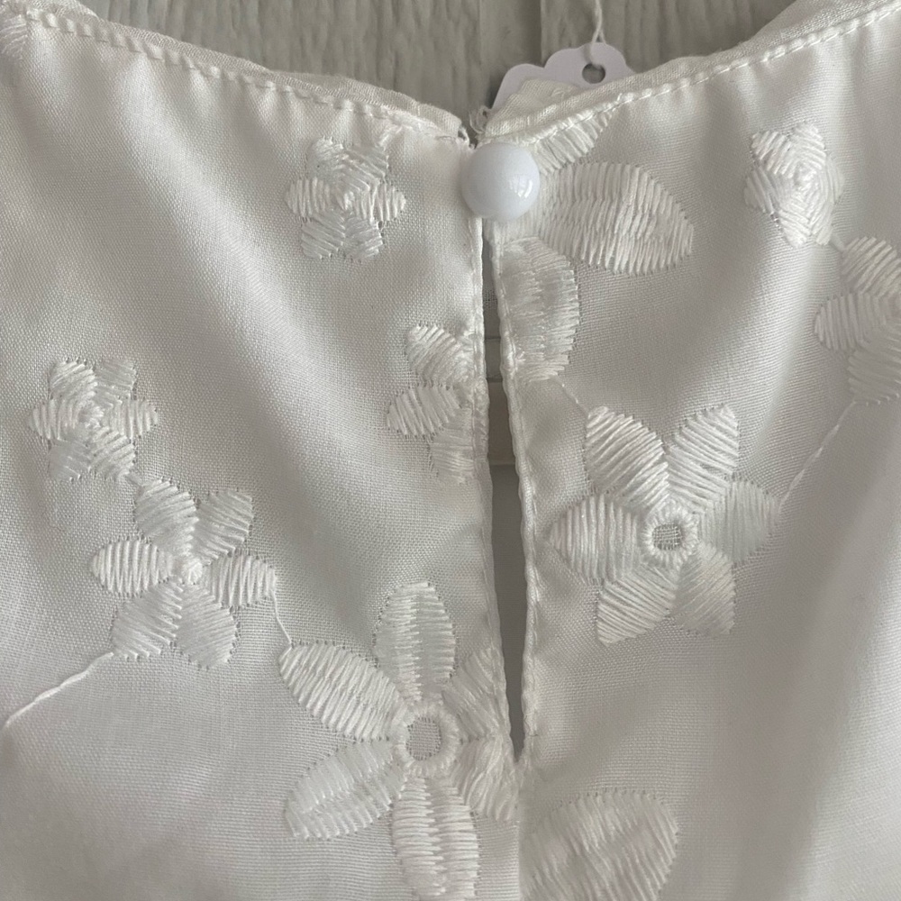 White Sleeveless Scalloped Edge Short Embroidered Floral Lined Sundress No Size - Picture 10 of 10